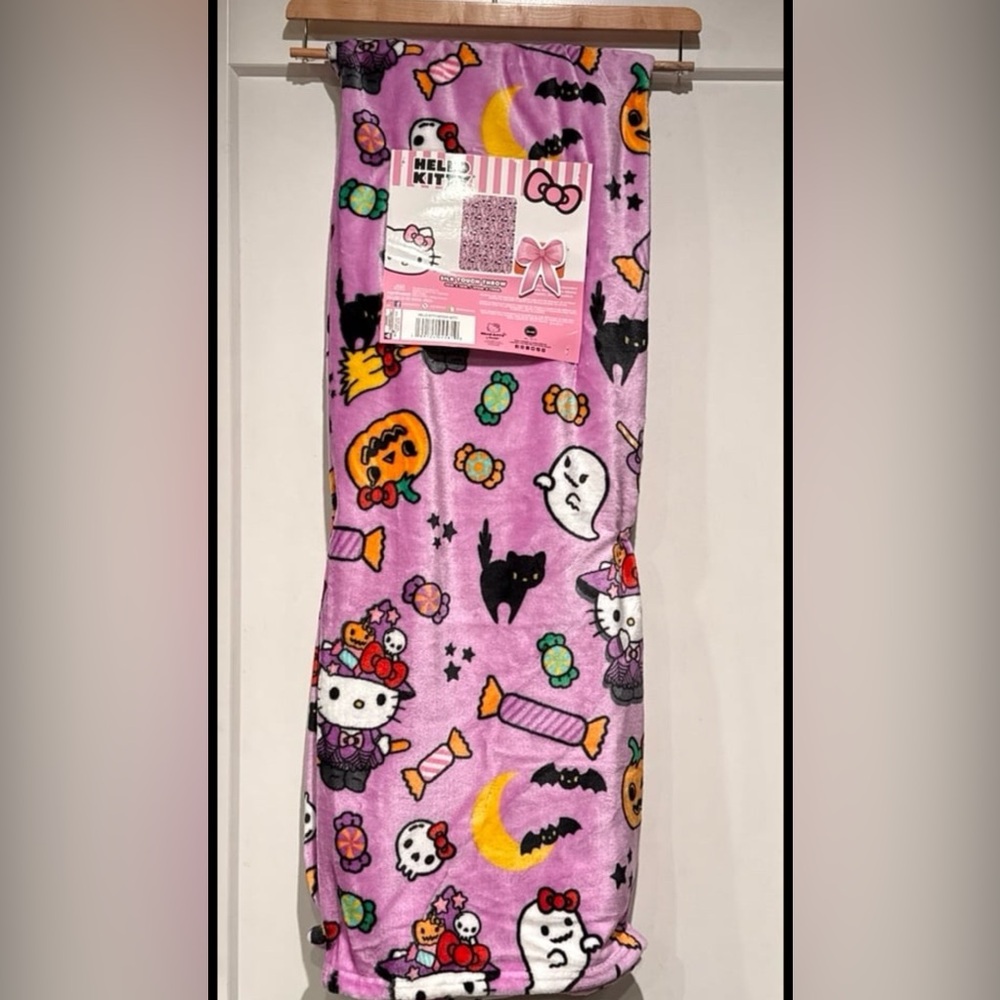 Hello Kitty Halloween Throw Blanket